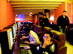 “紧箍咒”显威网吧拒未成年人进入(图)