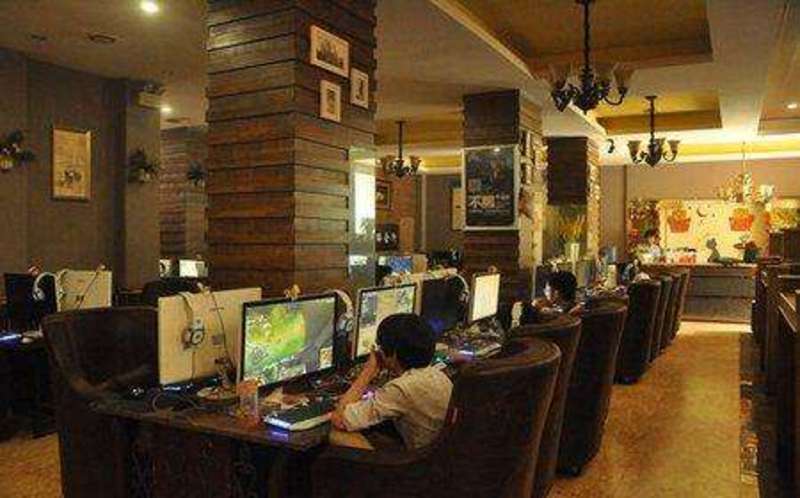 老公失联十几天急坏老婆报警，原是躲在网吧上网